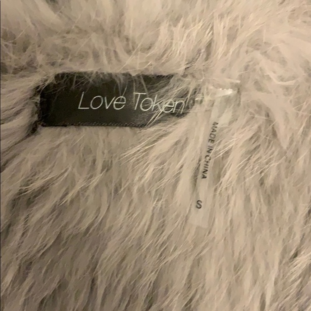 Love Token fur vest size small - Picture 5 of 5